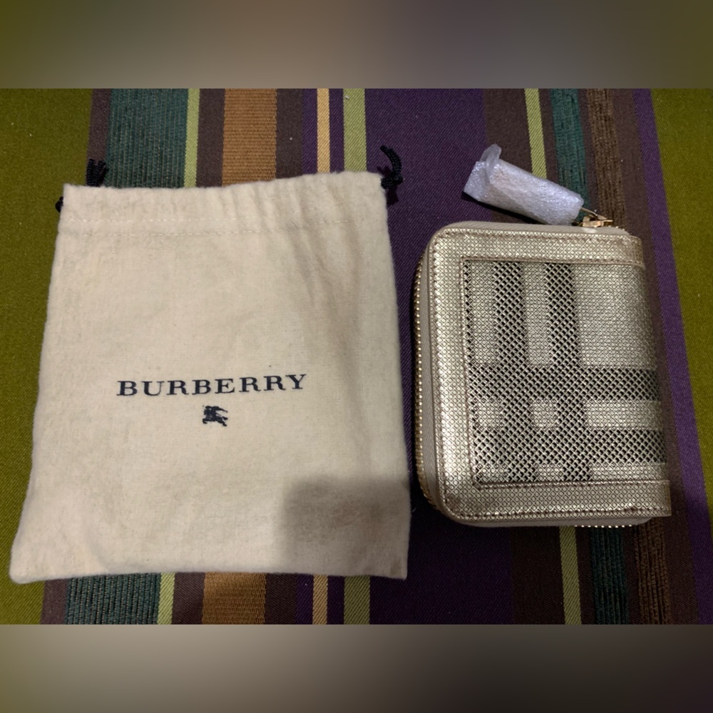 Burberry nwt new with tags gold ziggy wallet women's made in Italy plaid